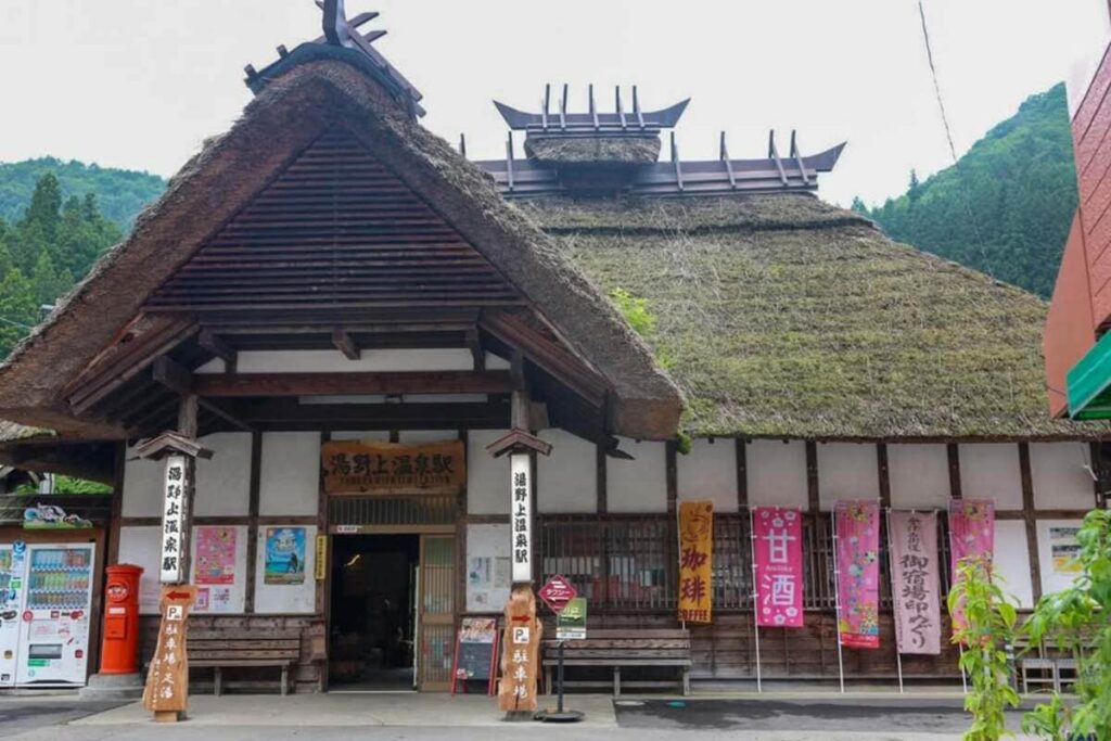 福島で発見した「100万年以上向かい合う夫婦岩」 巨大な岩が並ぶ壮大な光景に「すごっ」 | LIMO | くらしとお金の経済メディア 福島で発見した「100万年以上向かい合う夫婦岩」 巨大な岩が並ぶ壮大な光景に「すごっ」 | LIMO | くらしとお金の経済メディア