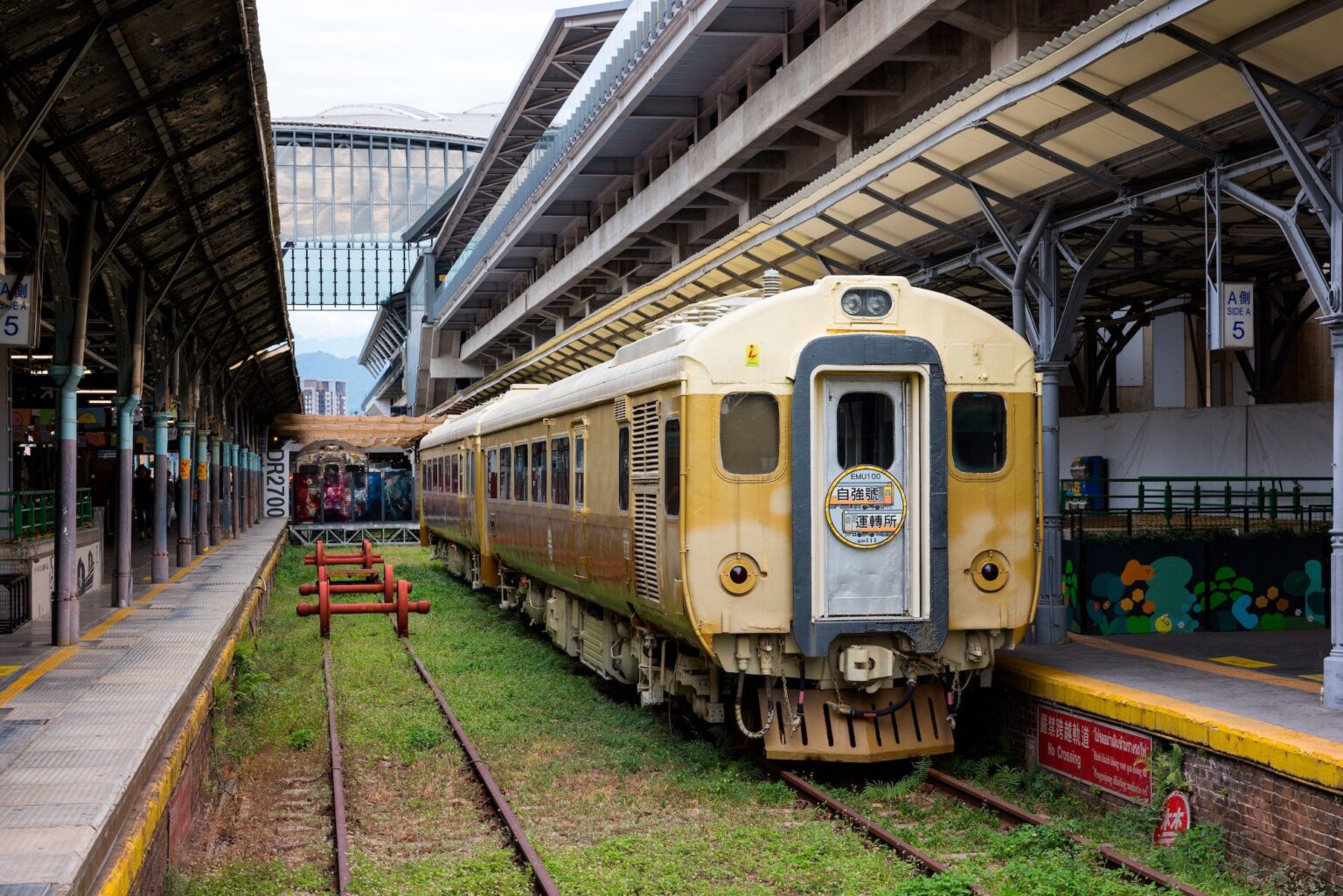 女たちの台湾グルメ鉄道小説が「国際ブッカー賞」江戸に現出する女たちのパラダイスが「直木賞」注目の女性作家たち 今月読みたい本（第22回） | JBpress autograph
