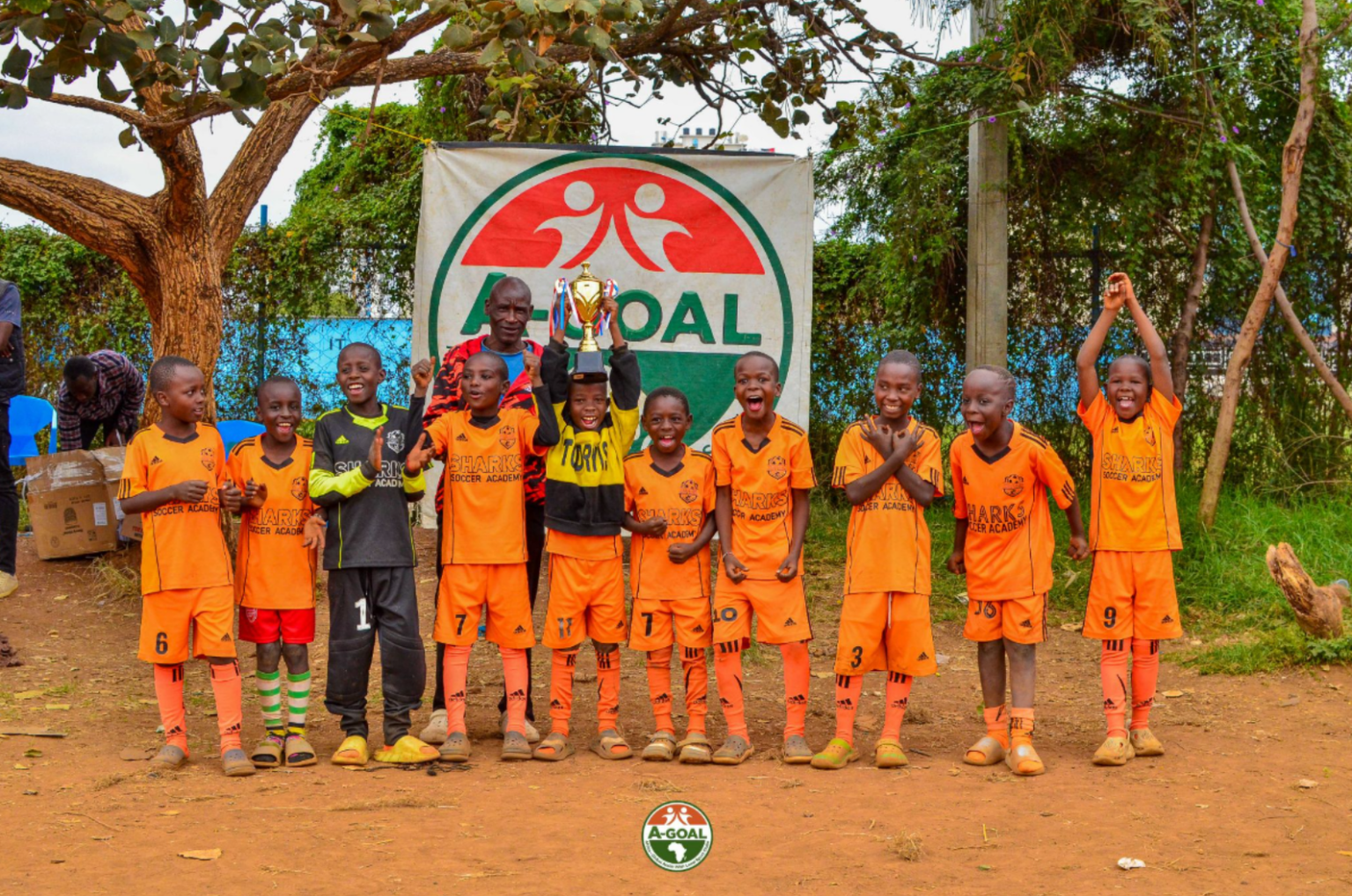 ケニア・キベラのA-GOALリーグ2026 1stレグ閉幕!2,108名参加、約4万4000食を提供! – Africa Quest.com ケニア・キベラのA-GOALリーグ2026 1stレグ閉幕!2,108名参加、約4万4000食を提供! - Africa Quest.com