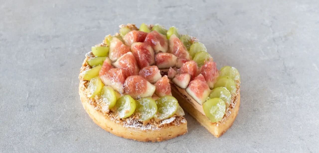 DISHES and TART「SAN」シャインマスカットといちじくのタルト