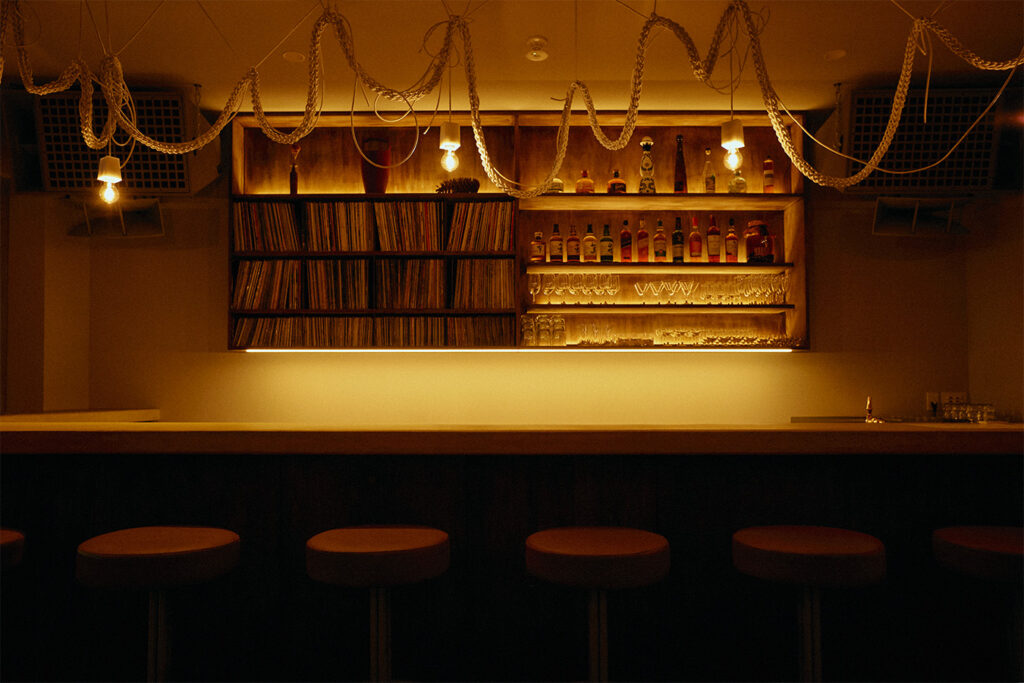 ソウル発「Kompakt Record Bar®」が東京・池尻に誕生! 音楽とカルチャーが交差するレコードバー(Numero TOKYO) ソウル発「Kompakt Record Bar®」が東京・池尻に誕生! 音楽とカルチャーが交差するレコードバー(Numero TOKYO)
