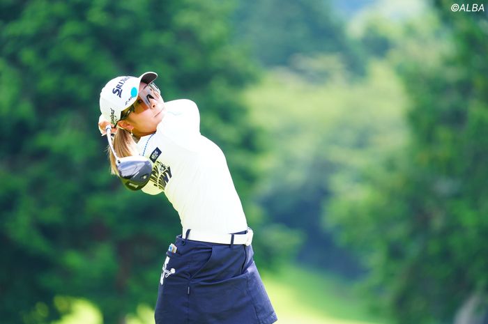 <速報>ルーキー鳥居さくらが単独首位 桑木志帆1差 佐久間朱莉、蛭田みな美ら2差追走(ゴルフ総合サイト ALBA Net) – Yahoo!ニュース <速報>ルーキー鳥居さくらが単独首位 桑木志帆1差 佐久間朱莉、蛭田みな美ら2差追走(ゴルフ総合サイト ALBA Net) - Yahoo!ニュース