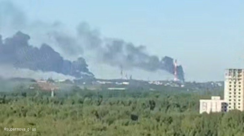 ロシア最大級の製油所でウクライナ軍が大規模ドローン攻撃 28人死傷（FNNプライムオンライン（フジテレビ系）） - Yahoo!ニュース