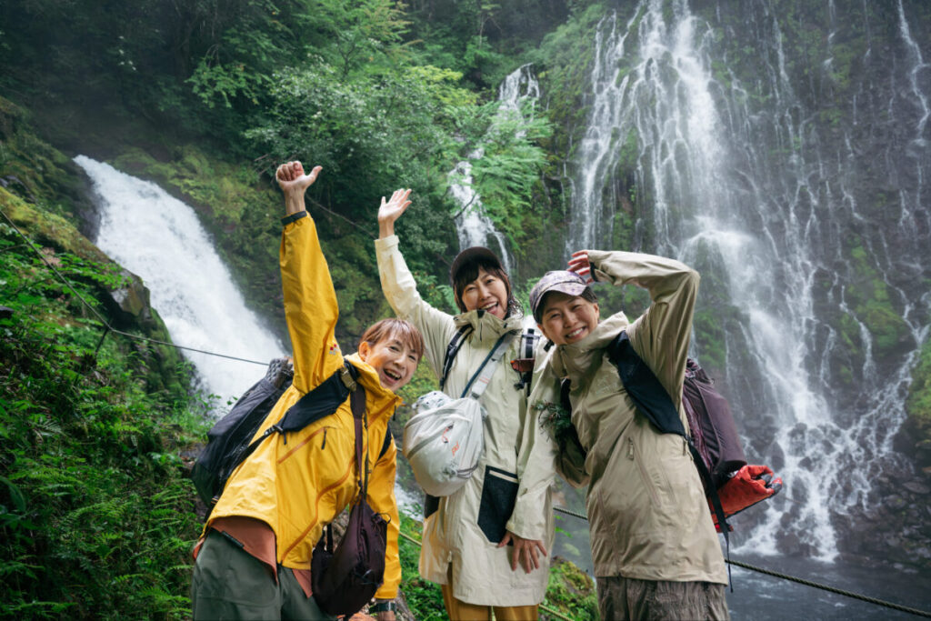 ファインダー越しに見つける岐阜・飛騨の森と暮らし #1 ガイドと歩く五色ヶ原の森 | ランドネ
