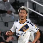 元日本代表DF山根視来、浦和に電撃加入! 曺貴裁監督と再タッグ「自分の成長が一番チームのために」