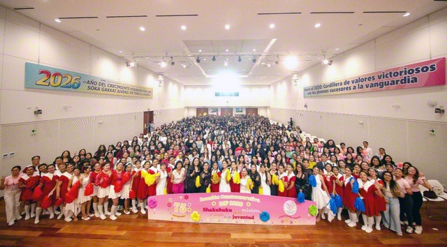 ペルー女子部の友が希望の前進を誓い合った（同）