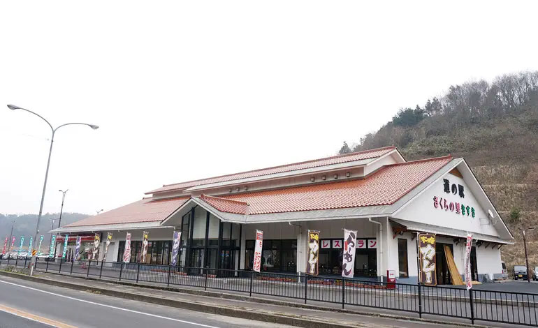 【車中泊旅行におススメ！ RVパーク最新情報】出雲大社や松江市など山陰の主要観光地を巡るベースキャンプとしても便利なRVパーク『島根県雲南市／RVパーク 雲南市道の駅さくらの里きすき緑地公園』（月刊自家用車WEB） | 自動車情報・ニュース