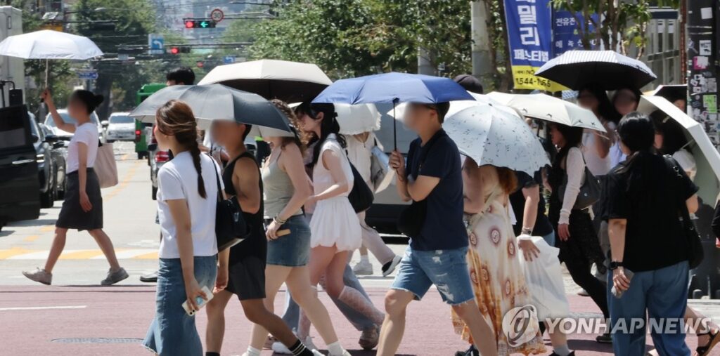 ソウルで8年ぶり40度超え 韓国各地で厳しい暑さ続く | 聯合ニュース ソウルで8年ぶり40度超え 韓国各地で厳しい暑さ続く