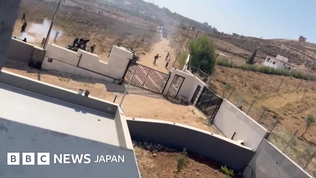 パレスチナ人の住宅を包囲、飢えさせて追い出す……イスラエル人入植者の新しい手法 – BBCニュース パレスチナ人の住宅を包囲、飢えさせて追い出す……イスラエル人入植者の新しい手法 - BBCニュース