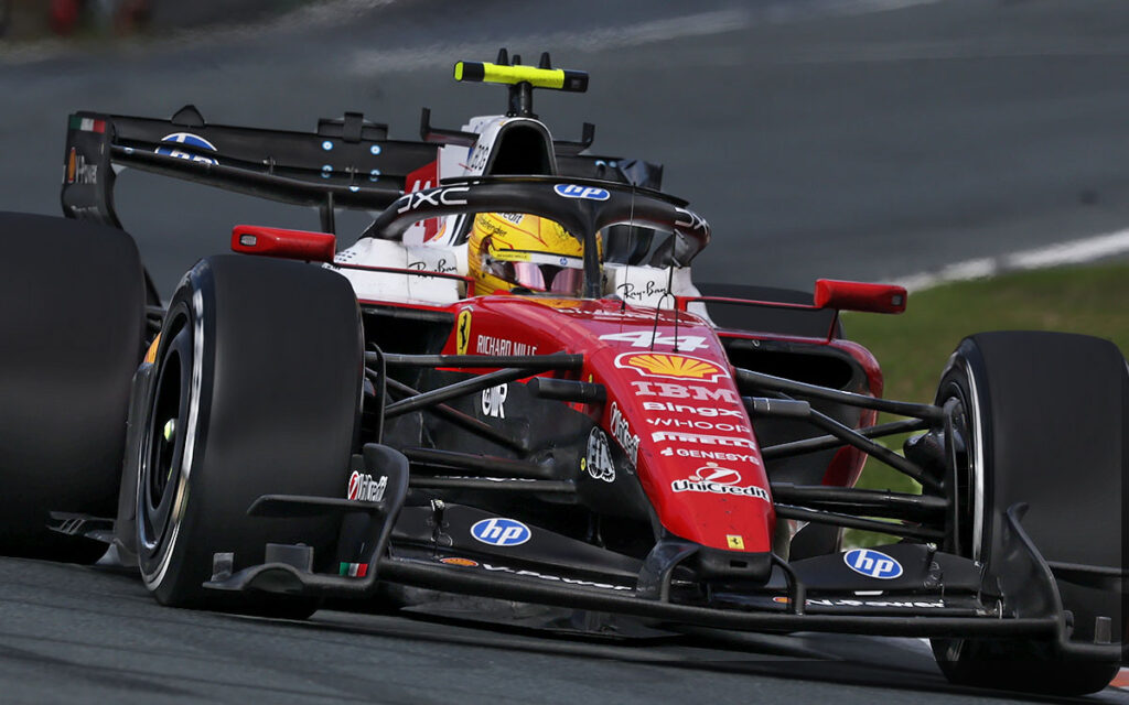 フェラーリ、F1イタリアGPでPU改良へ。約15馬力増を狙う「ADUO第2弾」の中身…問われる空力戦略 | Formula1-Data / F1情報・ニュース速報解説 ザントフォールト・サーキットを走行するルイス・ハミルトンのフェラーリSF-26、2026年8月23日(日)F1オランダGP決勝レース