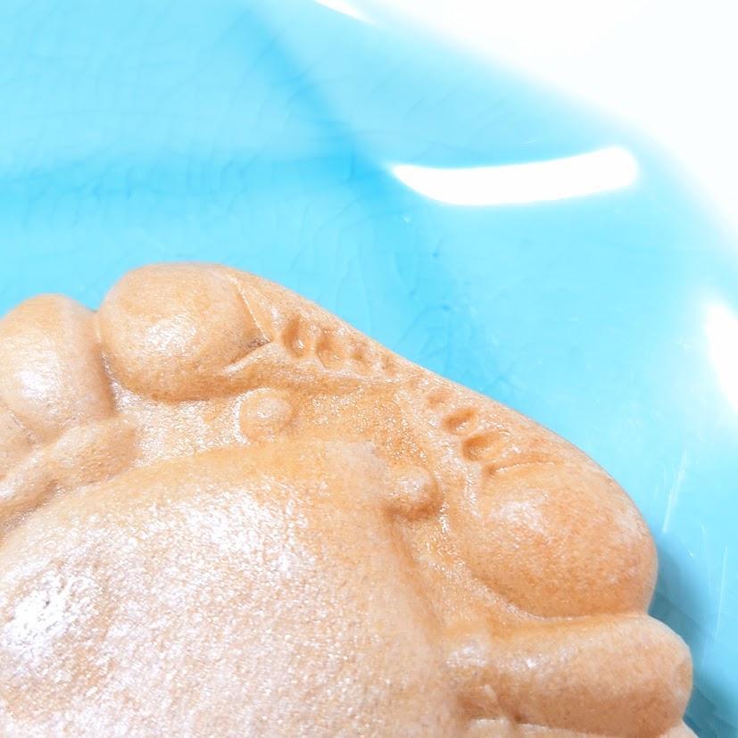 目とハサミのぎざぎざが妙にリアル…