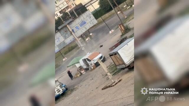 ロシア軍、走行中のバスに無人機攻撃 乗客4人死亡 ウクライナ南部ヘルソン