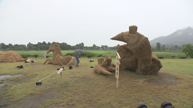 巨大なカピバラやカニも登場 「わらアートまつり」開幕《新潟》