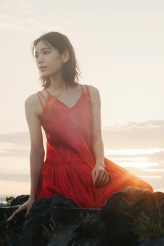 當真あみ2nd写真集の共感 英国ロケ『My Tale』10月28日発売
