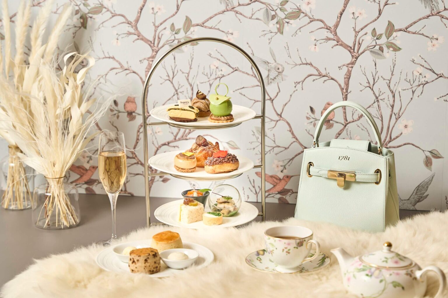 リッツカールトン大阪で英国王室御用達のラグジュアリーブランド「アスプレイ」とのコラボアフタヌーンティー開催 | British Culture in Japan 【ザ・リッツ・カールトン大阪】英国王室御用達ラグジュアリーブランド「Asprey(アスプレイ)」とのコラボレーションアフタヌーンティーを8月19日より開催