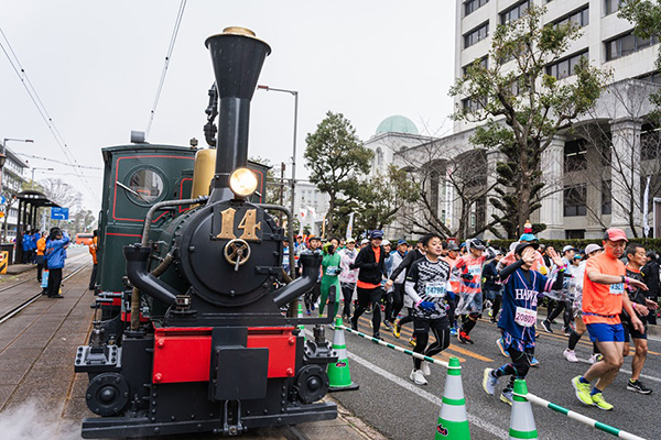 全国屈指の人気大会。応援、おもてなし、道後温泉を満喫できる「愛媛マラソン」（2/7開催）【一般エントリーは8/20まで！】 － RUNNET － 日本最大級！走る仲間のランニングポータル