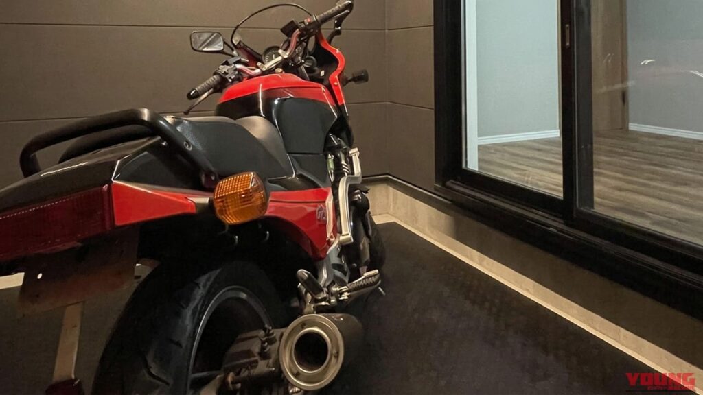 伝説のバイク”Ninja”1台が特典でもらえる! あの水冷直4の咆哮があなたのものに。名車との生活を叶える「バイクガレージ付き住宅」が販売開始【NAPS HOME上大岡】│WEBヤングマシン|新車バイクニュース ヤングマシン