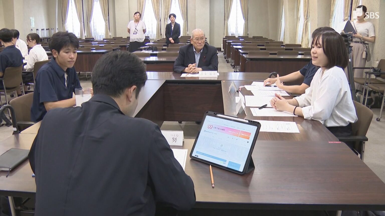 静岡市長になったら何をする? 高校生と市議会議員が意見交換 「将来、ぜひ市長を目指してほしい」市議が生徒を激励(静岡放送(SBS)) – Yahoo!ニュース 静岡市長になったら何をする? 高校生と市議会議員が意見交換 「将来、ぜひ市長を目指してほしい」市議が生徒を激励(静岡放送(SBS)) - Yahoo!ニュース