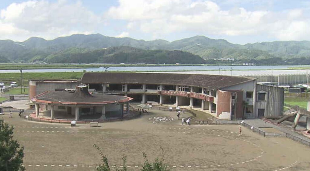 「卑劣な犯行 怒りしかない」東日本大震災遺構の大川小学校で自販機荒らし 現金盗まれる　宮城（tbc東北放送） - Yahoo!ニュース
