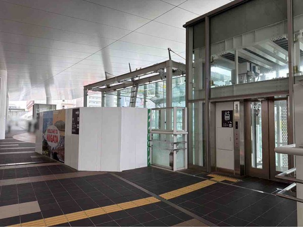 新潟駅 万代広場