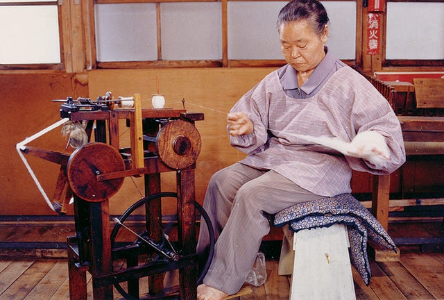 小千谷紬の糸作り