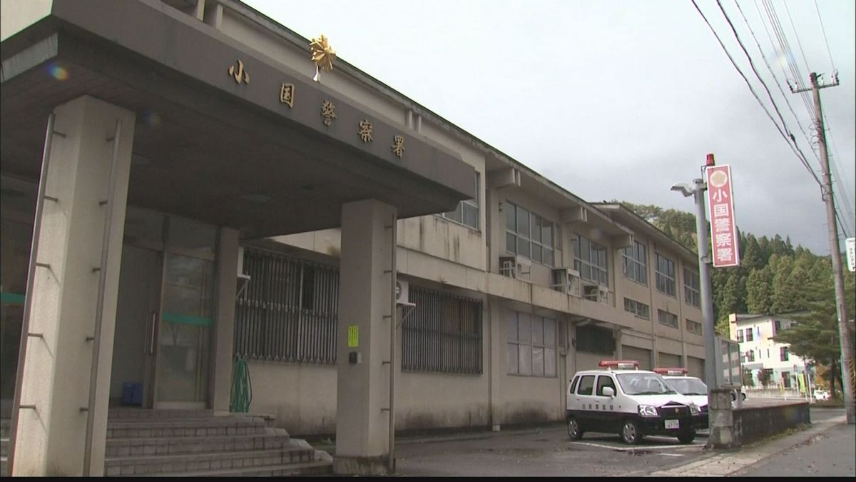 荷台からはみ出し走行中のトラック発見 無免許運転でパキスタン国籍の男逮捕　山形県警