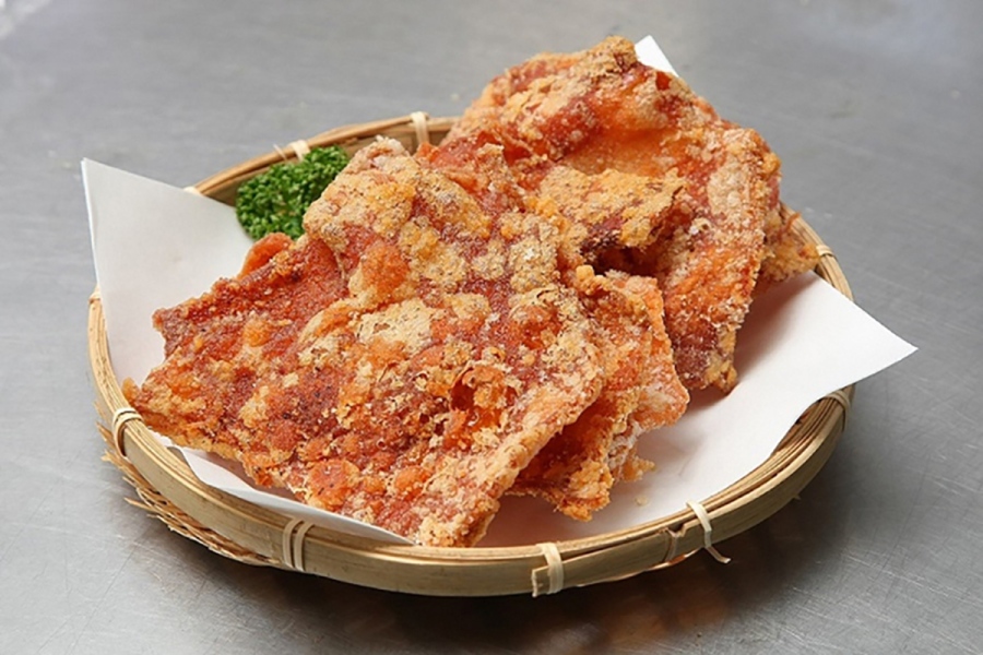 「紀州からあげ まんぷく亭」のとり皮せんべい（1袋・約3～4枚756円）