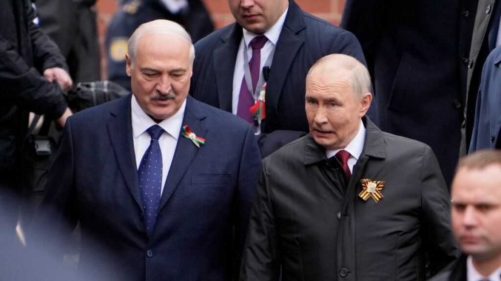 なぜロシアは外国で自国のパスポートを配るのか、「自国民保護」を軍事介入の口実にする巧妙な戦略 【著者に聞く】『狭間国家の地政学』の廣瀬陽子氏が語る、ロシア近隣国の4つの生き残り戦略(1/5) | JBpress (ジェイビープレス) なぜロシアは外国で自国のパスポートを配るのか、「自国民保護」を軍事介入の口実にする巧妙な戦略 【著者に聞く】『狭間国家の地政学』の廣瀬陽子氏が語る、ロシア近隣国の4つの生き残り戦略(1/5) | JBpress (ジェイビープレス)