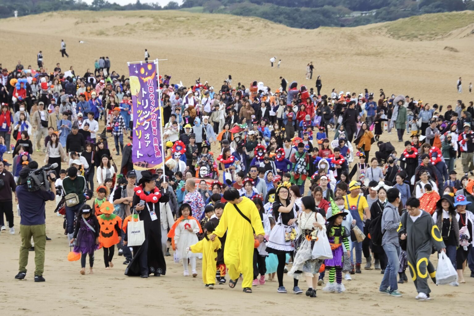 人気俳優 永尾柚乃さん、ハロウィン仮装で登壇!「鳥取ハロウィン楽しみ大使」就任発表会 | NEWSCAST Logo