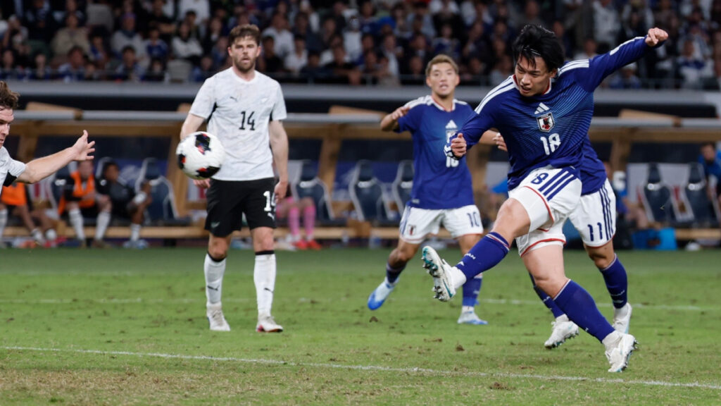 【前半速報】サッカー日本代表、上田綺世が先制ゴールも…ニュージーランドにすぐに追いつかれて、1-1で後半へ | フットボールチャンネル サッカー日本代表、上田綺世