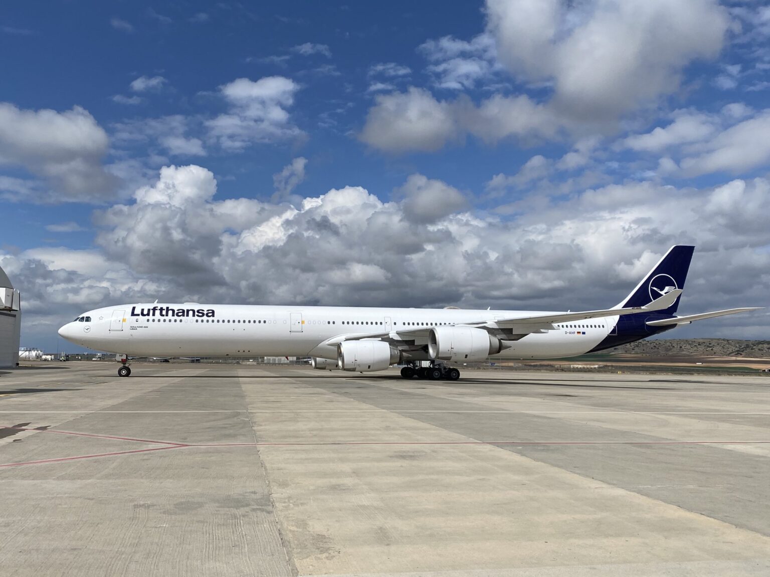 ルフトハンザ・ドイツ航空、A340-600型機を10月18日に完全退役へ 23年の歴史に幕 | sky-budget スカイバジェット ルフトハンザ・ドイツ航空、A340-600型機を10月18日に完全退役へ 23年の歴史に幕 | sky-budget スカイバジェット