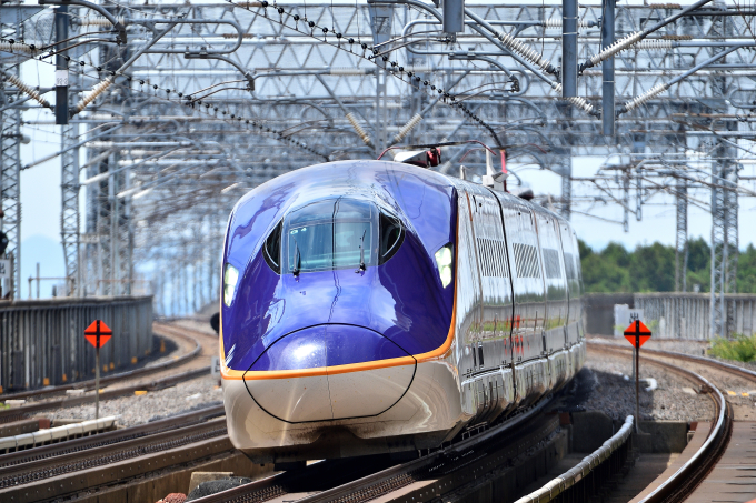 ニュース画像：E8系新幹線 2026年05月31日撮影 - 「JR東日本、基地まつりなど宮城県5会場で「鉄道の日」イベント E8系綱引きも」