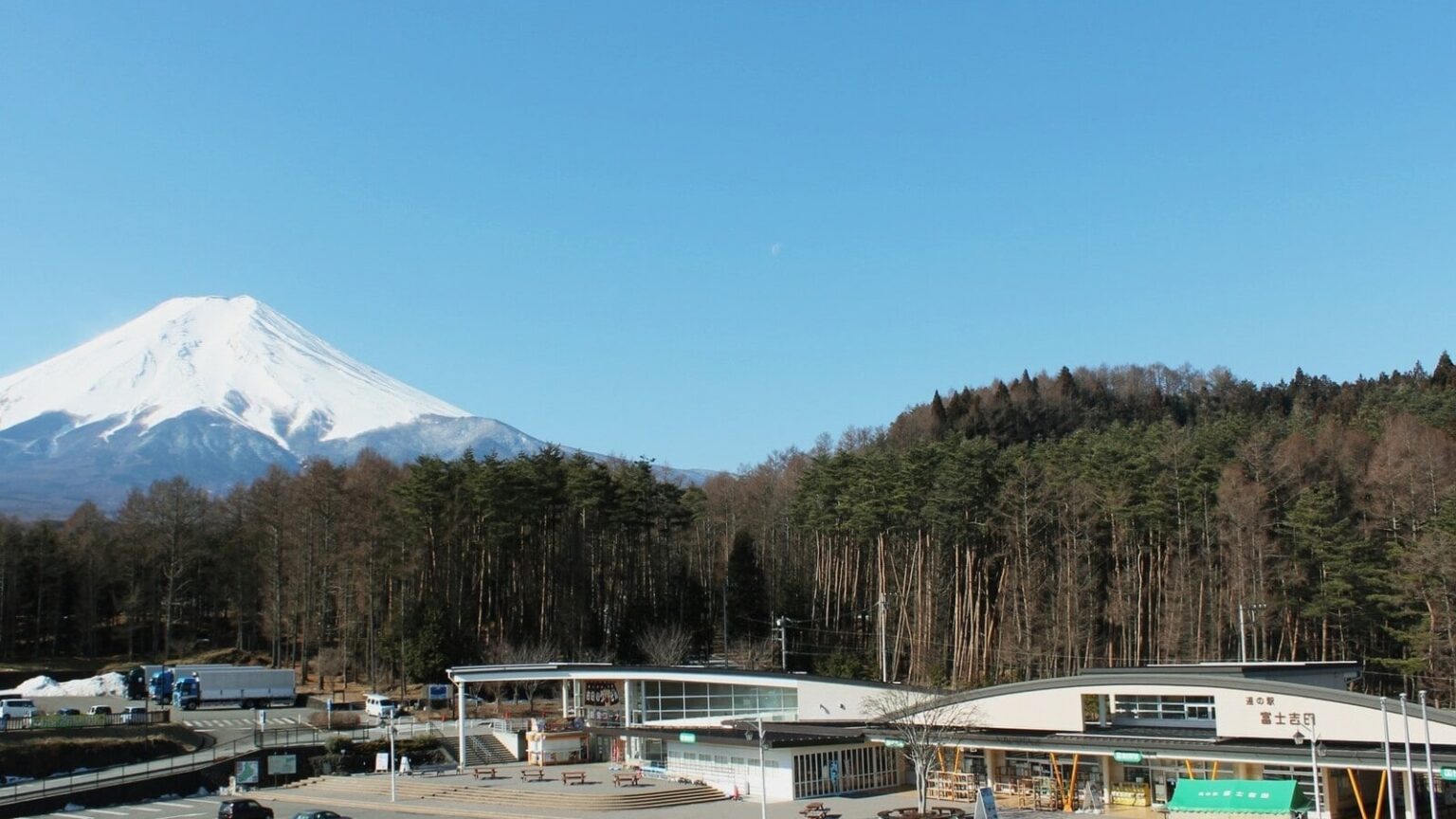 【山梨県】富士山の湧水が“汲み放題”の道の駅から、絶品うな重まで! パーキングエリア&道の駅2選 – All About ニュース 【山梨県】富士山の湧水が“汲み放題”の道の駅から、絶品うな重まで! パーキングエリア&道の駅2選 - All About ニュース