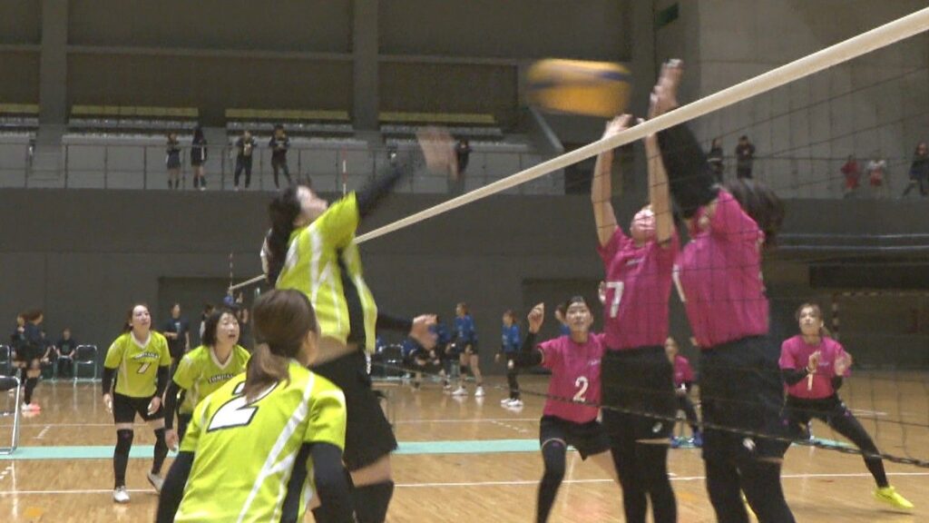 世代を超えて楽しむ　9人制バレーボール大会　県内35チーム、20～70代まで参加　岡山市 | KSBニュース | KSB瀬戸内海放送