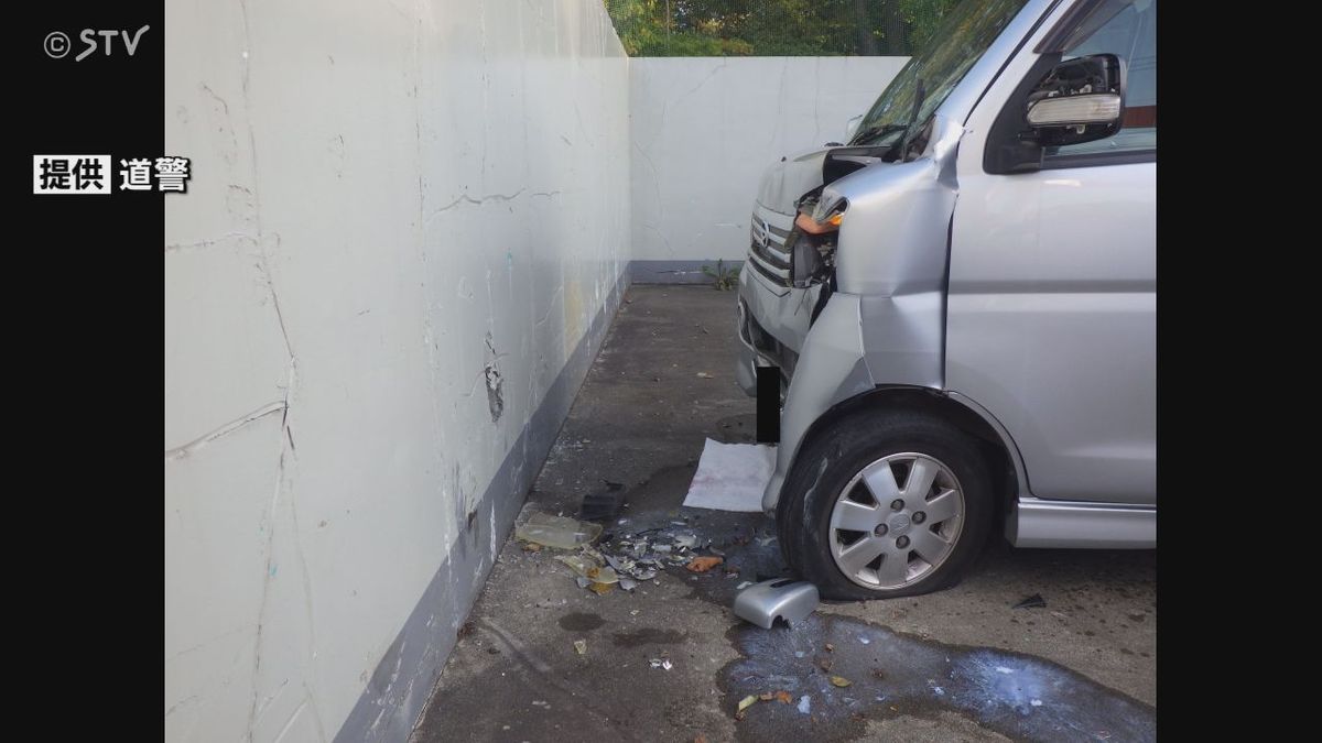 ガソリンスタンドの外壁に衝突 縁石に乗り上げ…誤ってアクセル踏む 運転の70代男性搬送 北海道