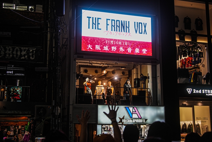 THE FRANK VOX、地元・大阪アメ村の三角公園前でフリーライブを開催！大阪城野外音楽堂公演に向け総勢500人が集結 – OSAKA STYLE