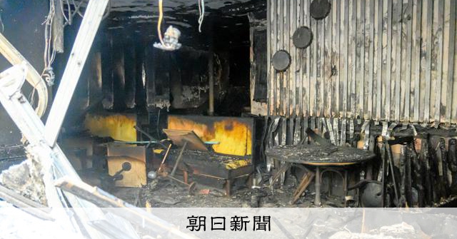 フランス暴動、店内から商品が次々と… 1500店・数億ユーロ被害 – 朝日新聞 フランス暴動、店内から商品が次々と… 1500店・数億ユーロ被害 - 朝日新聞