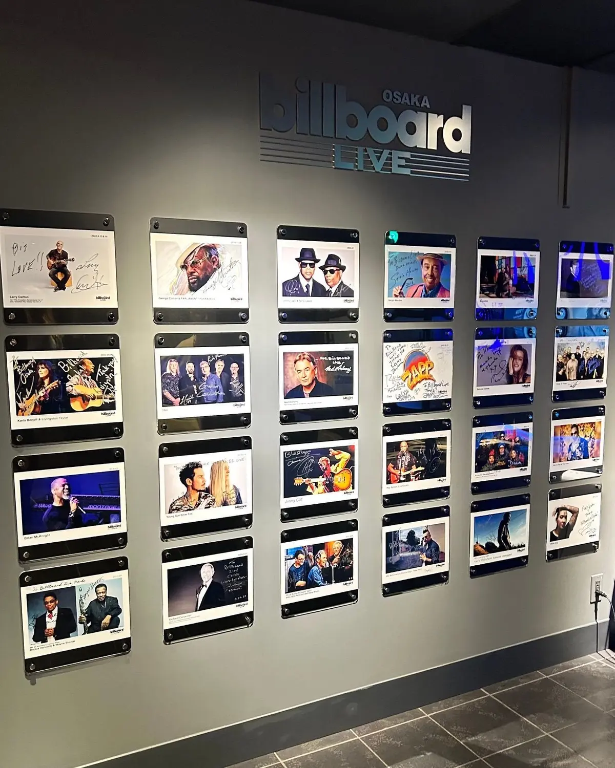 Billboard Live Osakaの壁面装飾