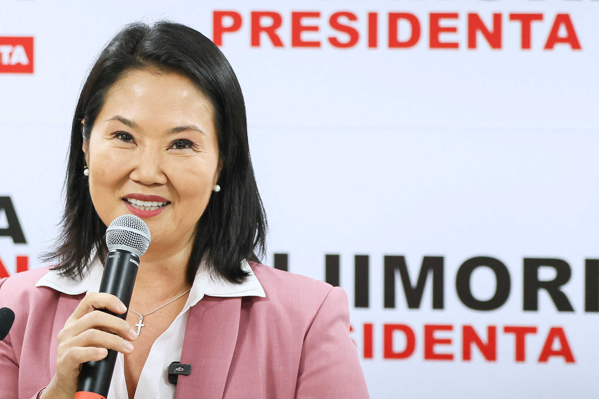 ペルー人民軍党の党首、ケイコ・フジモリ氏は、ペルー史上初の女性大統領に選出されるという歴史的な快挙を目前に控えている。（写真：AFP）