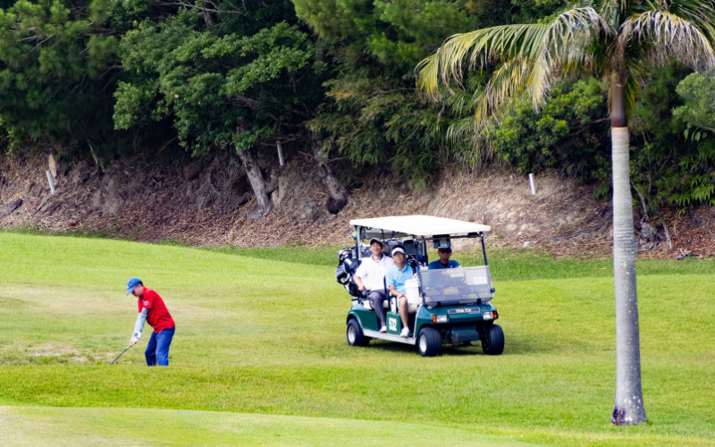ゴルフレッスン ゴルフレッスンで腕を磨く Winter Golf Challenge in Okinawa