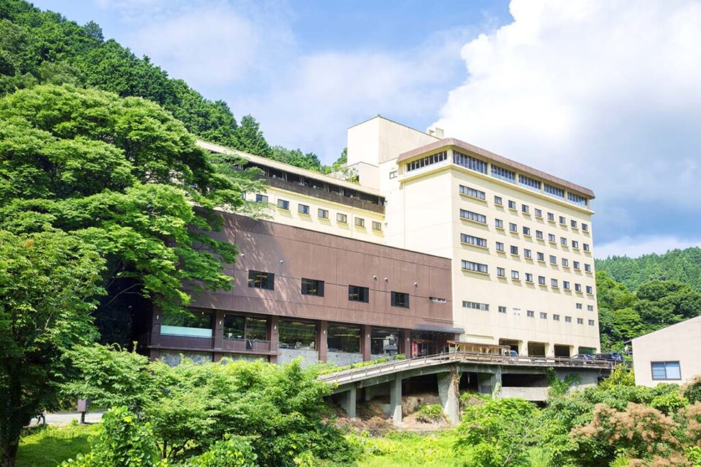 【新着! RVパーク最前線】湯村温泉の街を見下ろす高台にある車中泊施設『 兵庫県美方郡/RVパーク 大江戸温泉物語 三好屋』(月刊自家用車WEB) | 自動車情報・ニュース 【新着! RVパーク最前線】湯村温泉の街を見下ろす高台にある車中泊施設『 兵庫県美方郡/RVパーク 大江戸温泉物語 三好屋』(月刊自家用車WEB) | 自動車情報・ニュース