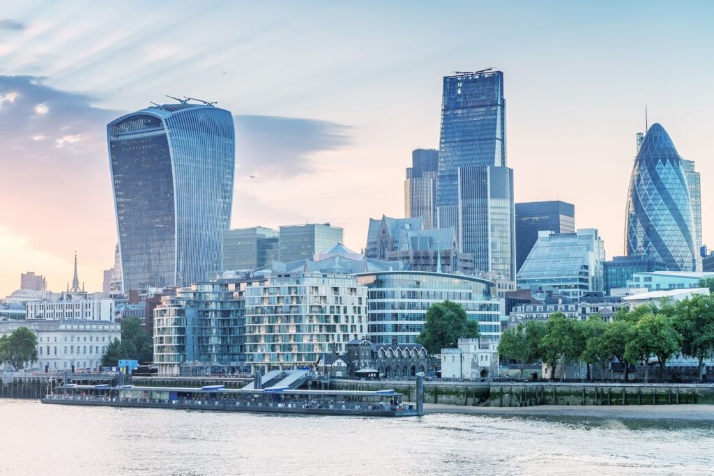 英国のAIブーム、ついにGDPに反映? エコノミストが見る「想定外の底堅さ」 | Yellow 英国のAIブーム、ついにGDPに反映? エコノミストが見る「想定外の底堅さ」 | Yellow